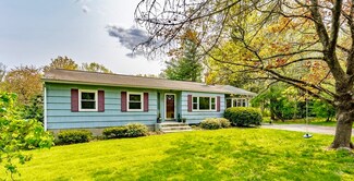 36 Valley View Dr, Amherst, MA 01002