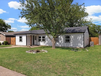 2526 Wood Valley Dr, Dallas, TX 75211