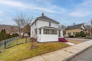 24 Hartford St, Chicopee, MA 01020