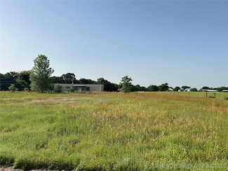 9377 E 323, Porum, OK 74455