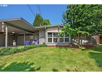 52396 SW 2nd St, Scappoose, OR 97056