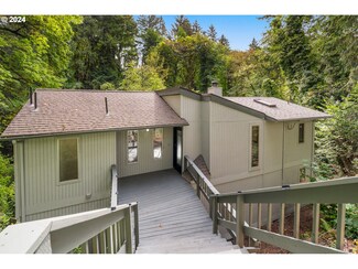 202 SW Custer St, Portland, OR 97219