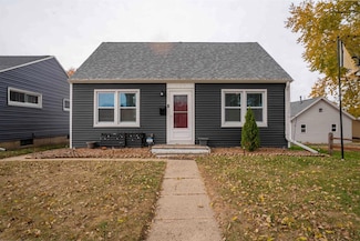 724 Kirkwood Ave, Waterloo, IA 50701