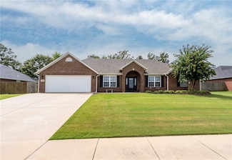 7004 David Dr, Siloam Springs, AR 72761