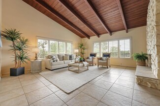 2815 Ross Ln, Escondido, CA 92025