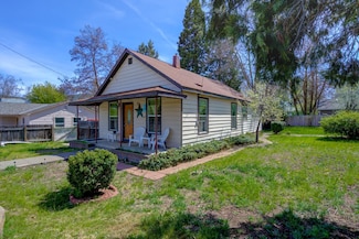 609 North St, Yreka, CA 96097