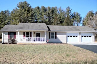 229 Pine St SE, Floyd, VA 24091