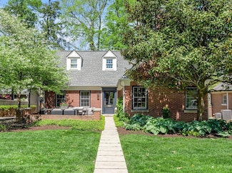 211 Chenault Rd, Lexington, KY 40502