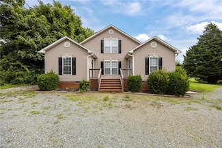 622-624 S Williamson Ave, Elon, NC 27244