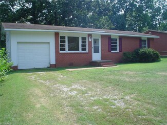 2008 Twain Rd, Greensboro, NC 27405