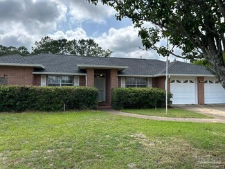 529 Long Lake Dr, Pensacola, FL 32506