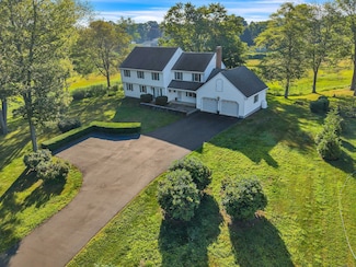 7 Sharon Ln, Old Saybrook, CT 06475
