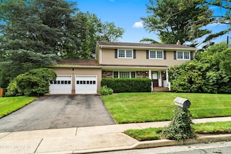 1 Eileen Ct, East Brunswick, NJ 08816
