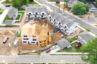 715 N Saint Peter St, South Bend, IN 46617
