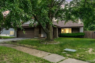 1722 Rudelle Dr, Florissant, MO 63031