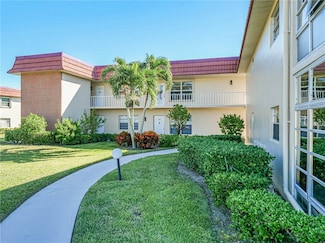 55 Woodland Dr Unit 207, Vero Beach, FL 32962