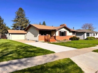 1736 N 8th St, Bismarck, ND 58501