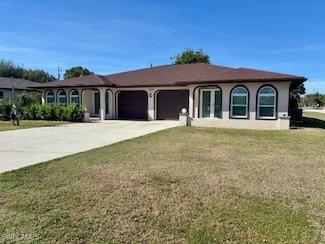 3320 Country Club Blvd, Cape Coral, FL 33904