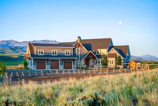 6 Whitney Dr, Cody, WY 82414