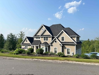 4 Mountain Ridge Dr, Meredith, NH 03253