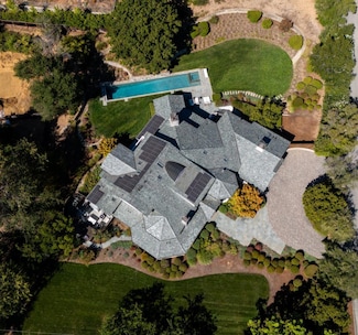 26074 Mulberry Ln, Los Altos Hills, CA 94022