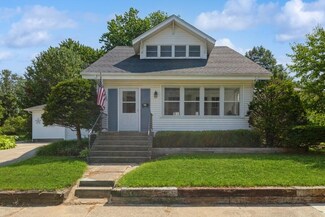 327 Cherry St, South Haven, MI 49090
