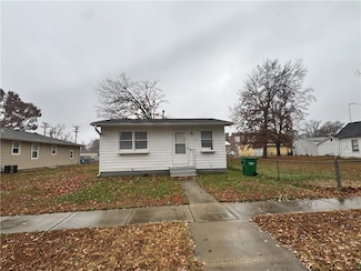 321 E 7th St, Adrian, MO 64720
