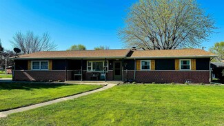 2055 Wilshire Dr, Frankfort, IN 46041