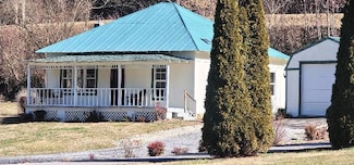 2277 Watauga Rd, Franklin, NC 28734