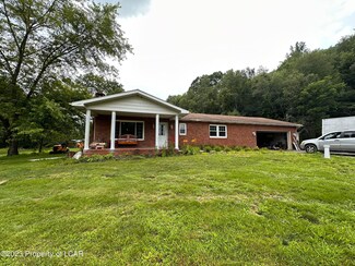 131 James Ln, Falls, PA 18615