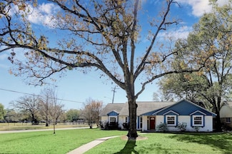 10403 Raritan Dr, Houston, TX 77043