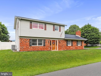 15 Nightingale St, Keyser, WV 26726