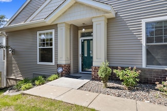4006 Lawndale Ln N, Plymouth, MN 55446