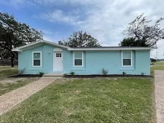 1300 N Live Oak St Unit 8, Rockport, TX 78382
