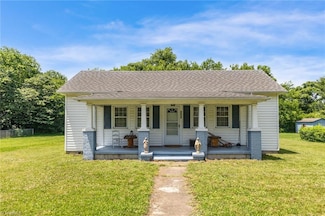 1137 W Fieldcrest Rd, Eden, NC 27288