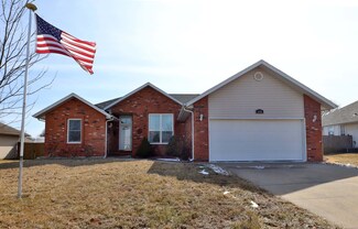 698 Shelley St, Springfield, MO 65803