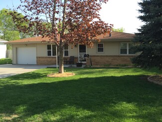 33 Crestwood Dr, Council Bluffs, IA 51503