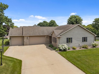 W6075 Moonflower Dr, Appleton, WI 54915