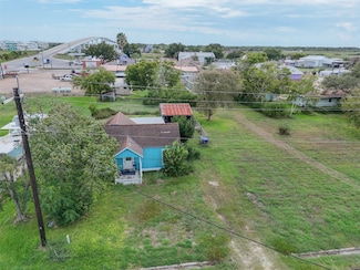 863 Lewis St, Matagorda, TX 77457