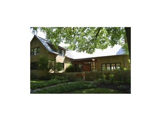6745 Belinder Ave, Mission Hills, KS 66208