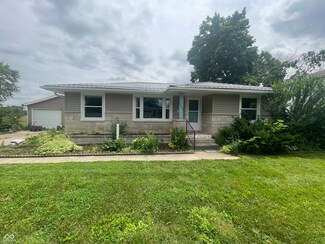 4363 Roosevelt St, Columbus, IN 47201