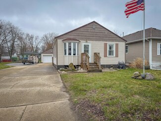 2069 Crowley St, Muskegon, MI 49441