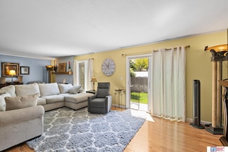 1527 Janice Ct, Lincoln, NE 68506