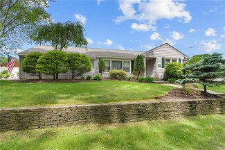 69 Farrar St, Cranston, RI 02920