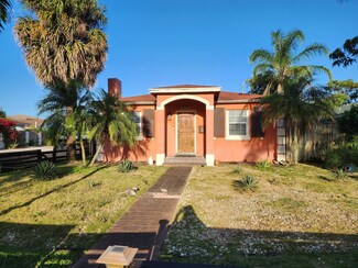 832 N D St, Lake Worth, FL 33460