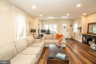 19 Hazel Ln, Pine Hill, NJ 08021
