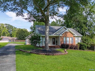 2561 Robertson St E, Gadsden, AL 35907