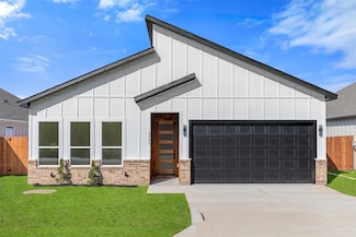 5845 Black Pine Cir, Granbury, TX 76048