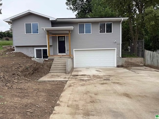 2500 S Saint Aubin St, Sioux City, IA 51106
