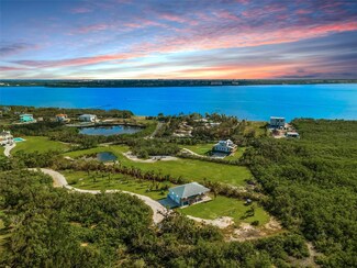 445 Horseshoe Loop Rd, Terra Ceia, FL 34250